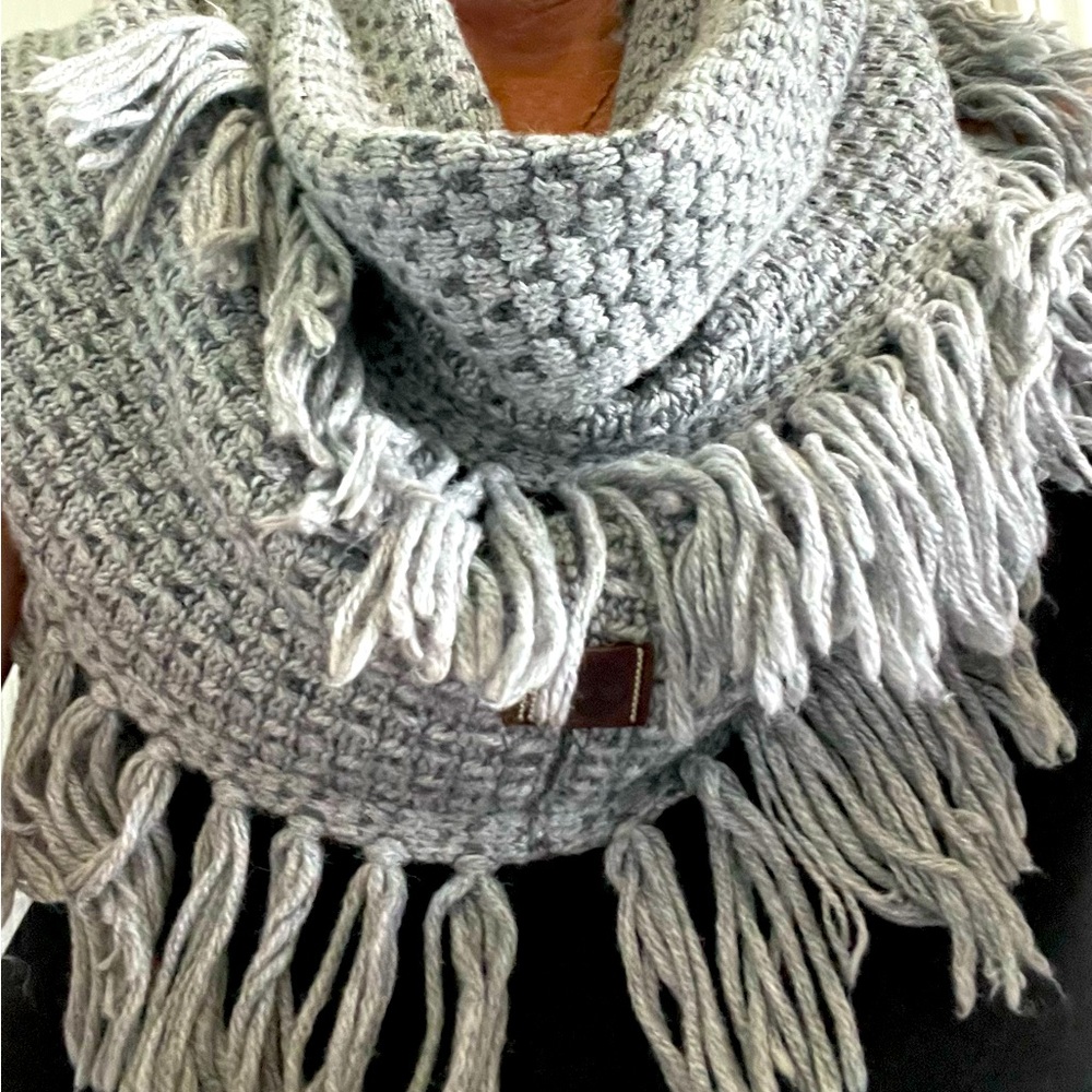 Timberland Women’s Infinity Scarf, Silvery Gray